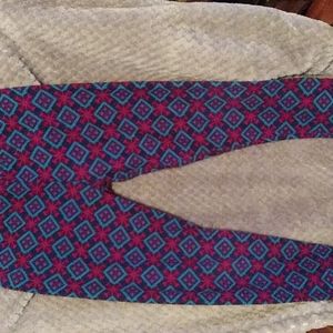 Lularoe leggings excellent used condition beautiful blue and red print
